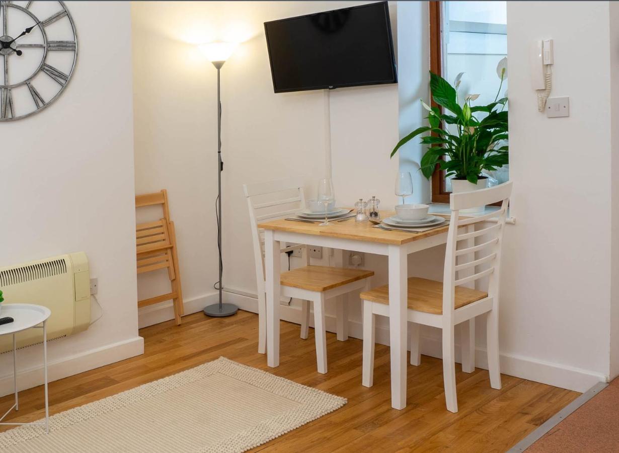 Vibrant City Centre - King Bed, Entire Apartment Cambridge-i reptér Kültér fotó